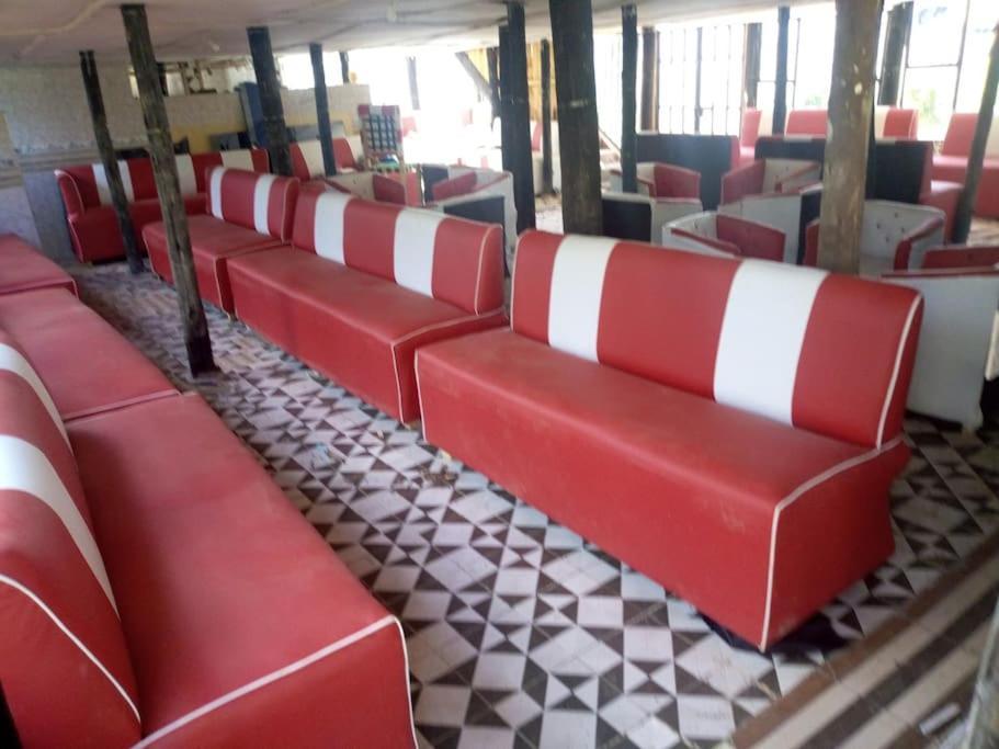 Maverick Camp, Rondavels And Homestay Nyandarua Bagian luar foto